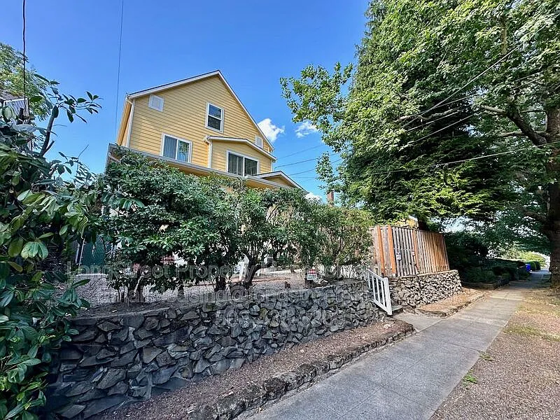 1 bed, 1.0 bath, 750 sqft, $1,495 — Photo 2