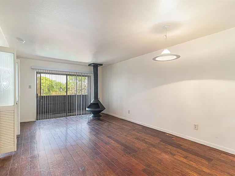 3045 Walnut Bend Ln #33 — Photo 11