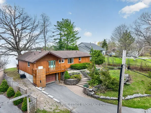 1717 Bay Rd, Kingston, ON K7L 4V1