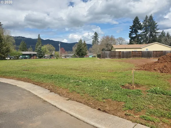 118 Wanda Ct #6, Myrtle Creek, OR 97457