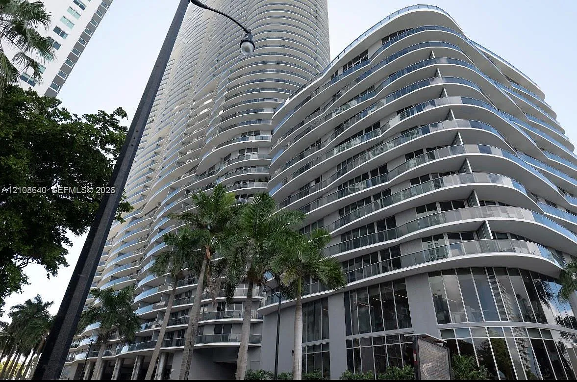 Aria On The Bay Condo — Photo 1
