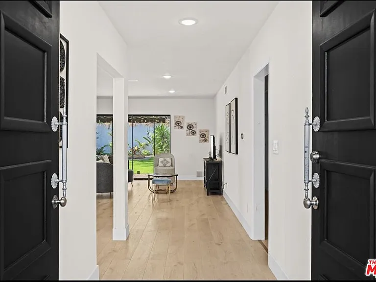 2617 S Beverly Dr — Photo 36
