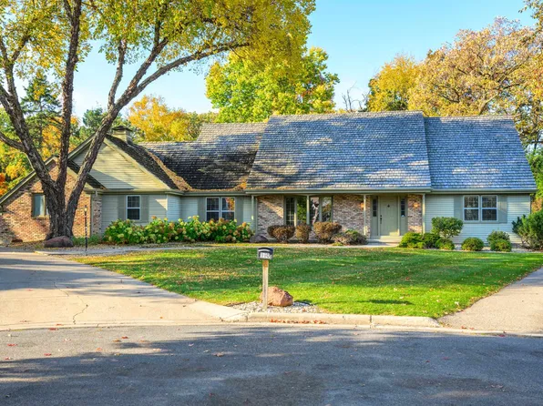 110 Horseshoe Bnd, Madison, WI 53705