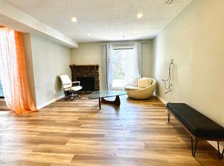 3500 Varsity Dr NW, Calgary, AB T2L 1Y3