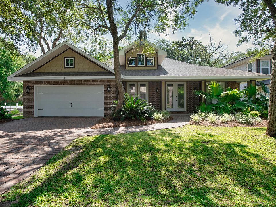 1st image of 10 Plantation Oaks Dr