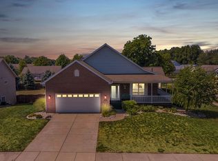 1119 Middlewoods Way, Grand Ledge, MI 48837