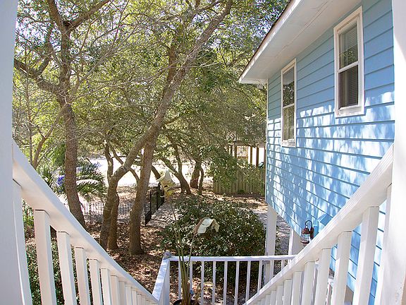 2nd image of 601 W Yacht Dr