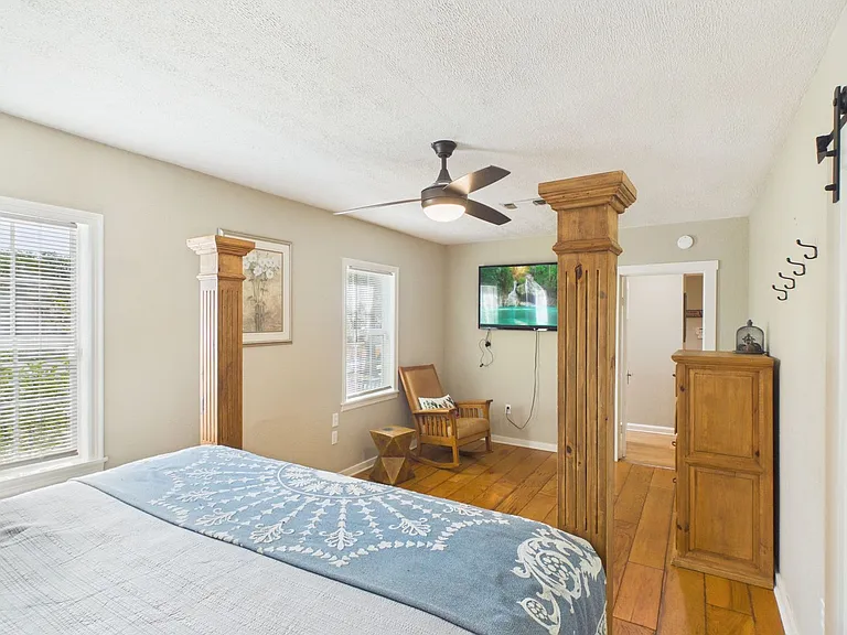 510 S Olive St — Photo 7