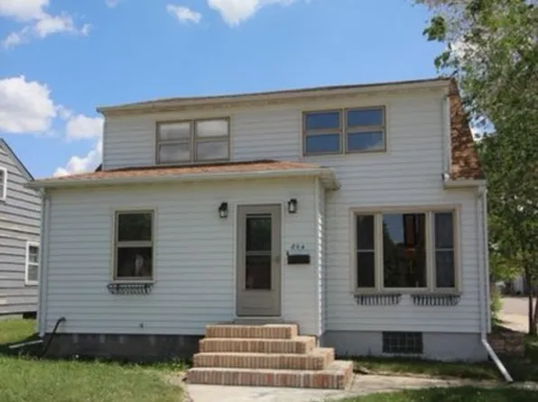 804 N 2nd St, Aberdeen, SD 57401