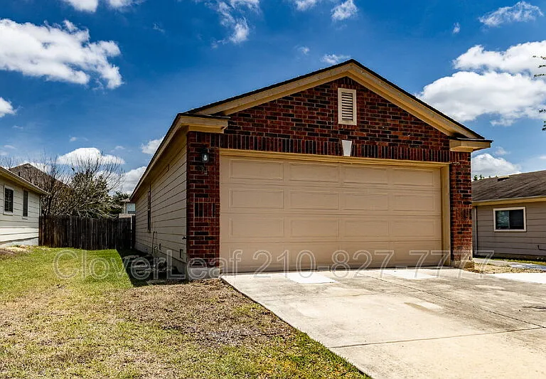 5745 Maxfli Dr — Photo 2
