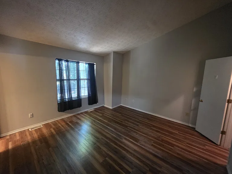 5722 Wells Cir — Photo 13