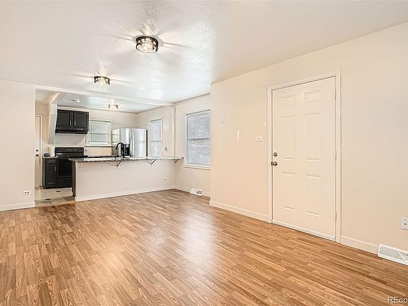 4th image of 2850 W Irvington Place