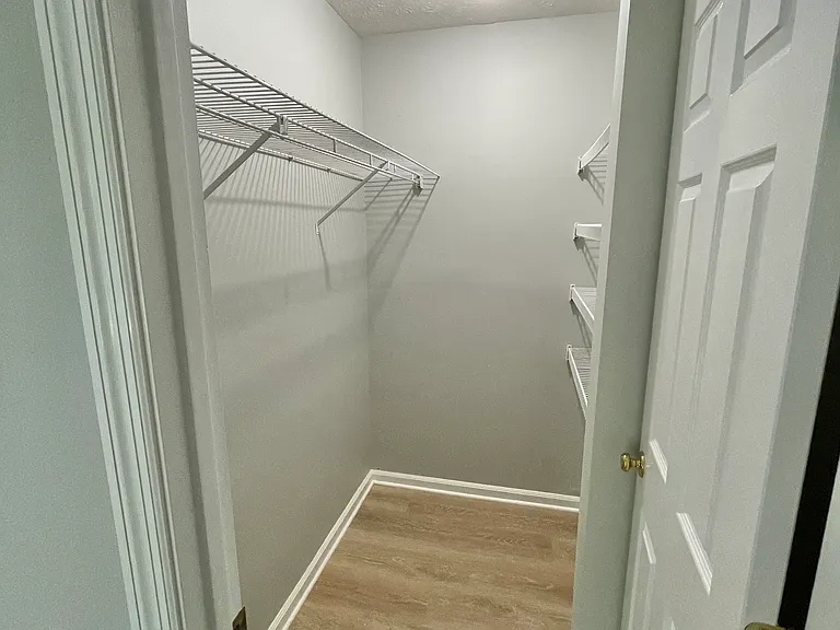 209 Hutchins Dr — Photo 15