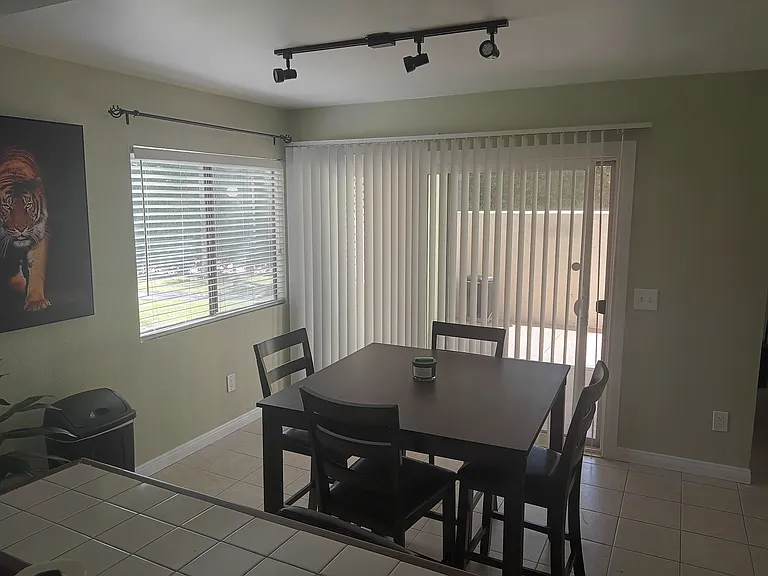 367 N Melrose Dr N #E — Photo 5