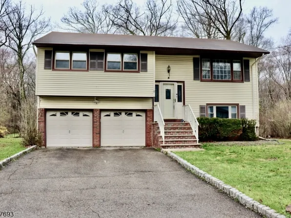 5 Downstream Dr, Mount Olive Twp., NJ 07836