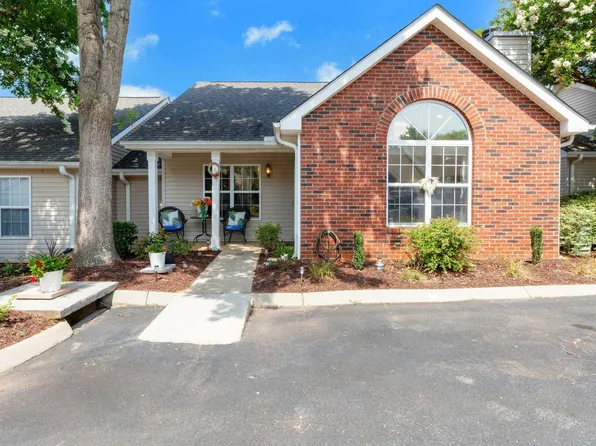 6 Enoree View Dr, Greer, SC 29650