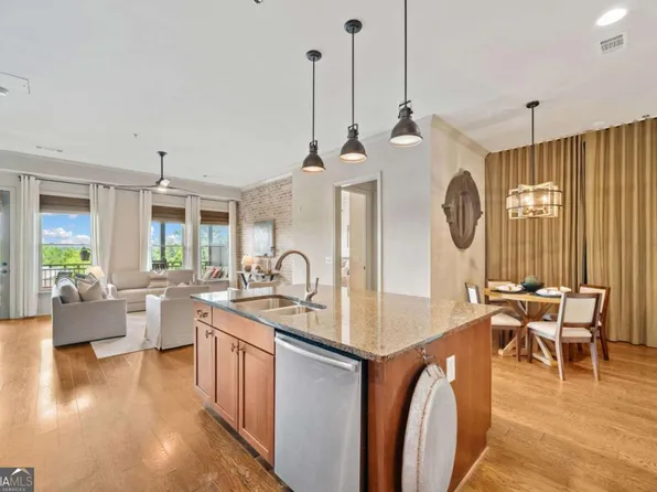 360 Chambers St Unit 210, Woodstock, GA 30188