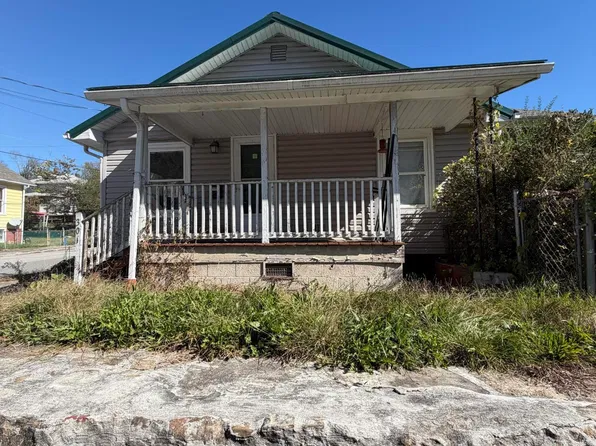 301 Spruce St, Appalachia, VA 24216