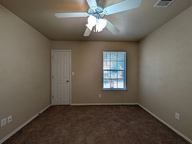 1013 Misty Acres Dr — Photo 25