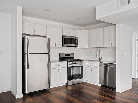 2nd image of 2001 Frankford Ave #D