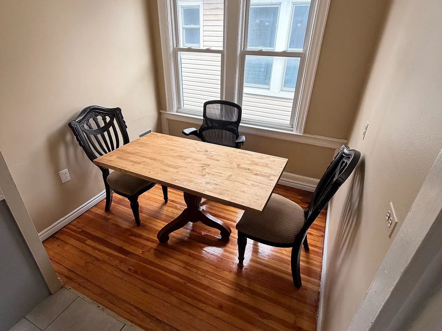 2 bed, 2600 sqft, $2,300 — Photo 2