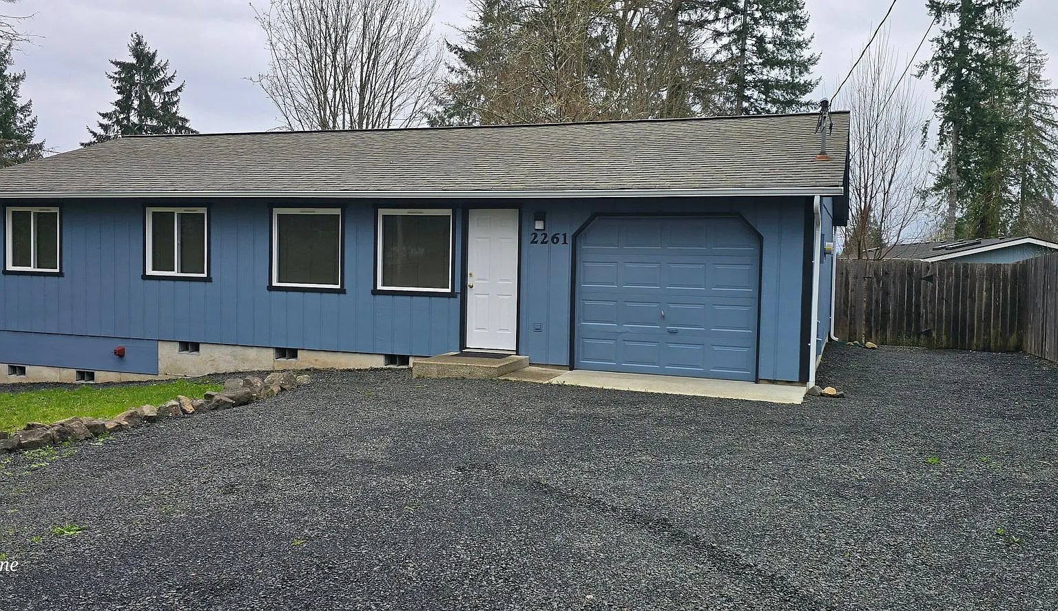 3 bedroom 1 bath in Shorecrest Neighborhood — Photo 1