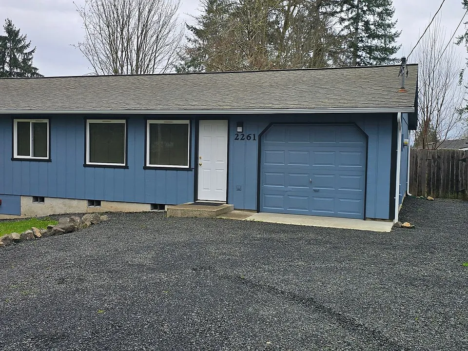 2261 E Crestview Dr