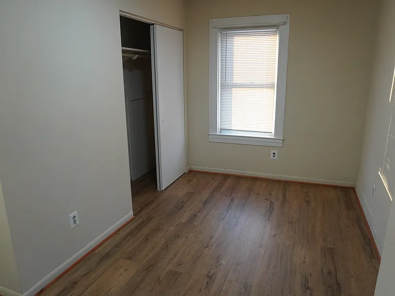217 Center St — Photo 31