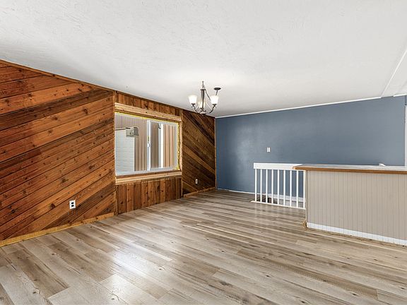 5th image of 1744 Canary Ave