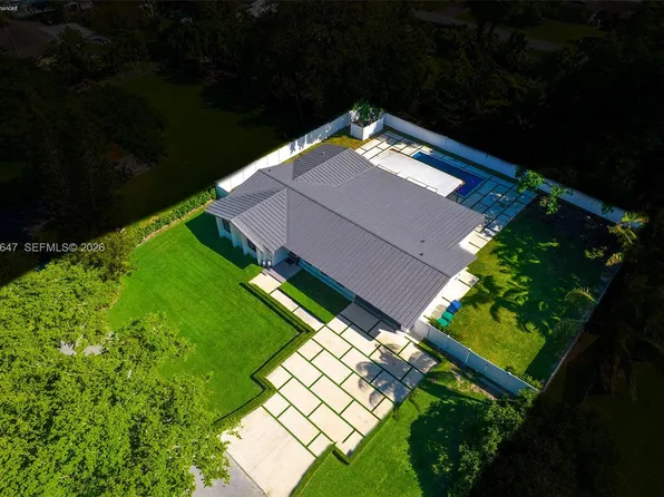 8820 SW 182nd Ter, Palmetto Bay, FL 33157