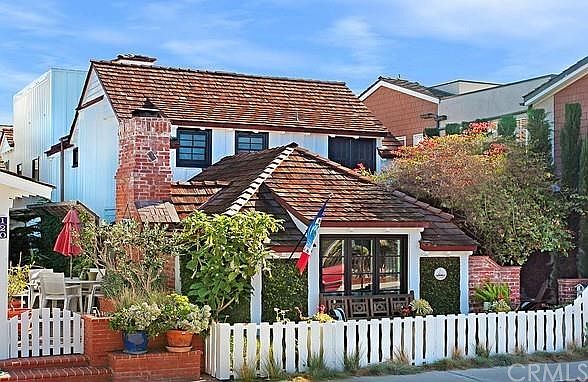 Restored Yale Cottage on "Story Book Row" at 118 Apolena Avenue