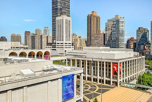 Sold by Compass | media 1
