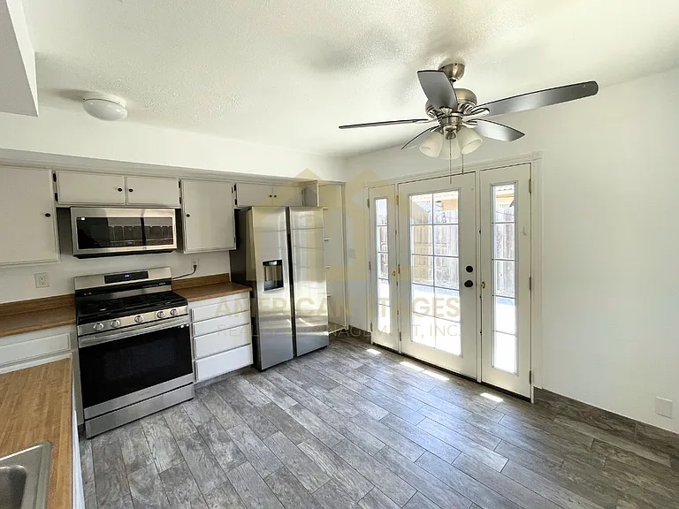 916 N M Pl — Photo 8