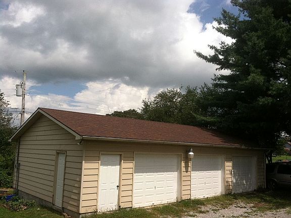 3 car detached garage 