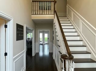 3831 Wolf Rd, Western Springs, IL 60558