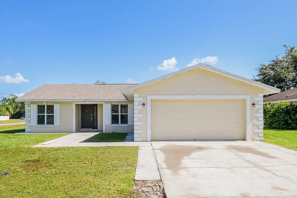5 bed, 3.0 bath, 1941 sqft, $2,225 — Photo 1