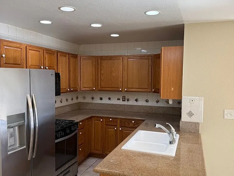 2394 Royal Ave #30 — Photo 3
