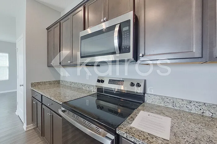 30098 Fedora Cir — Photo 8