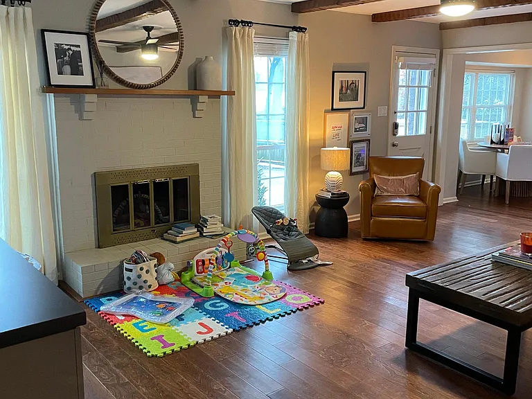 21 Colony Rd — Photo 3