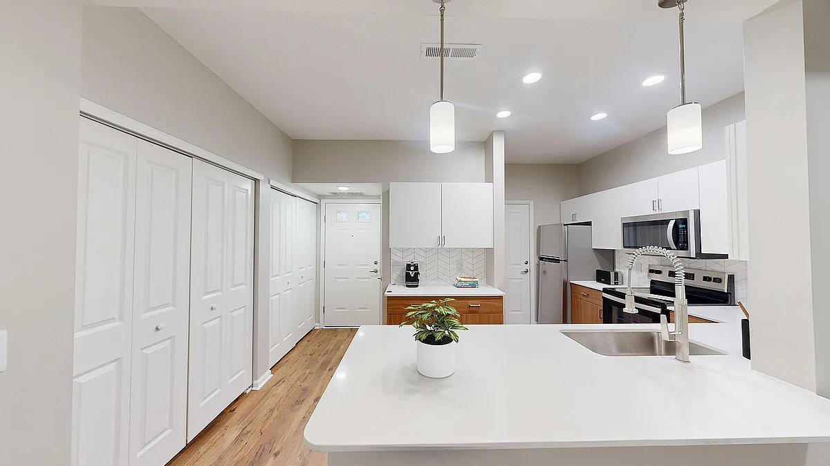 Renovated Kitchen - Hilliard Summit Apartments