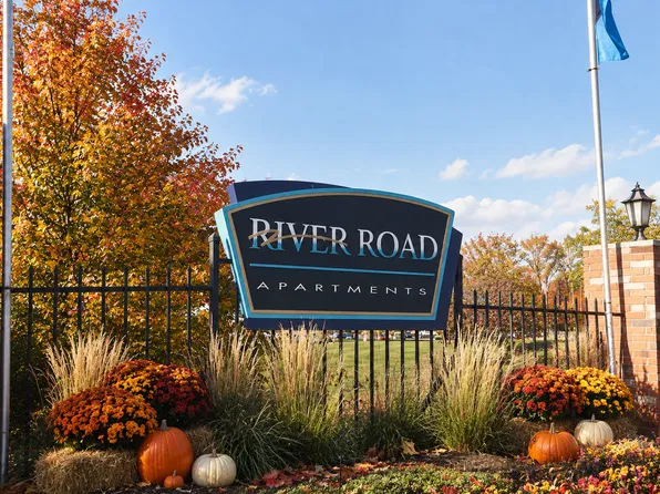 River Road Court