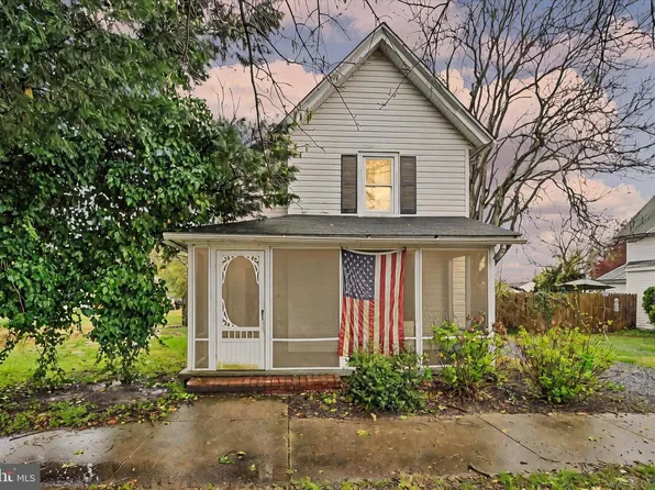 207 Caroline Ave, Ridgely, MD 21660