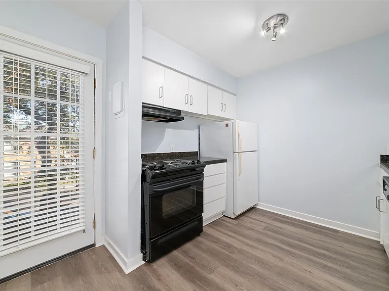 3300 Yorktown St #26 — Photo 14