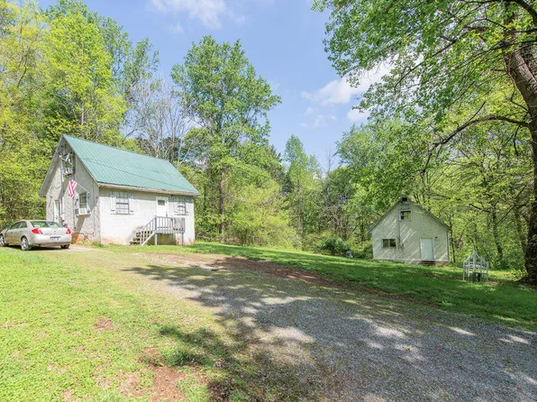 176 Water Ln NW, Charleston, TN 37310