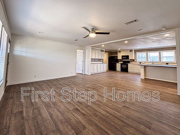 5th image of 1402 Cotopaxi St