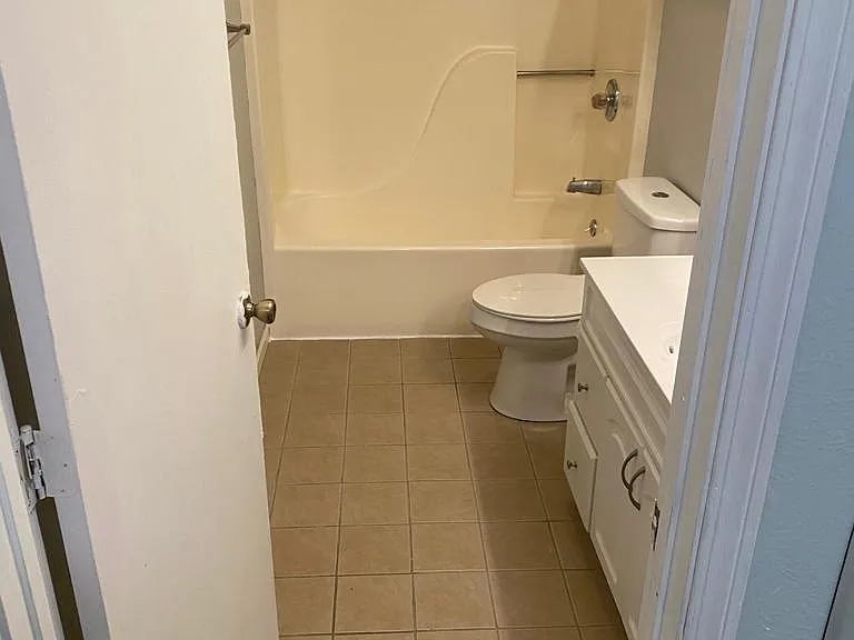 2739 Sweetbriar Ct — Photo 28