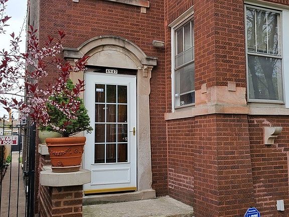 2nd image of 4847 W Nelson St