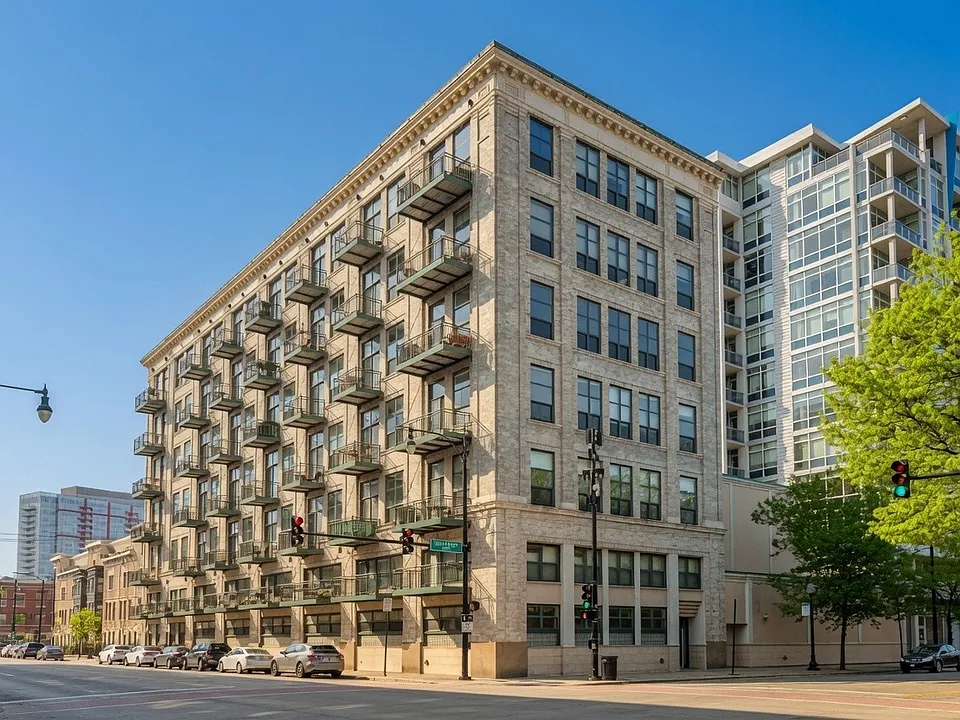 1801 S Michigan Ave #603