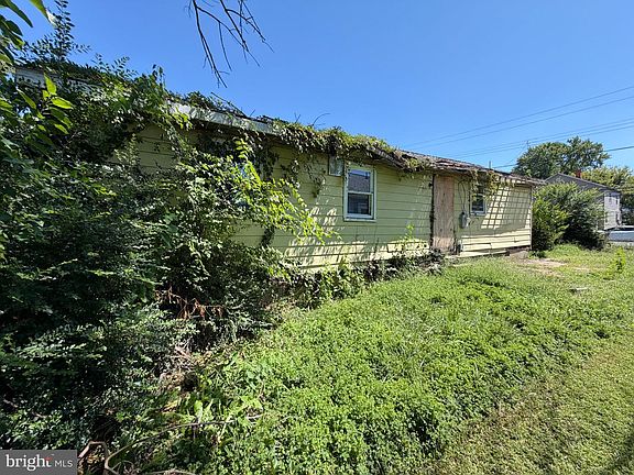 5th image of 703 High St