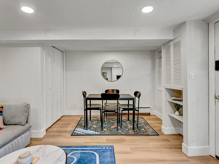 1002 C St NE #B — Photo 5